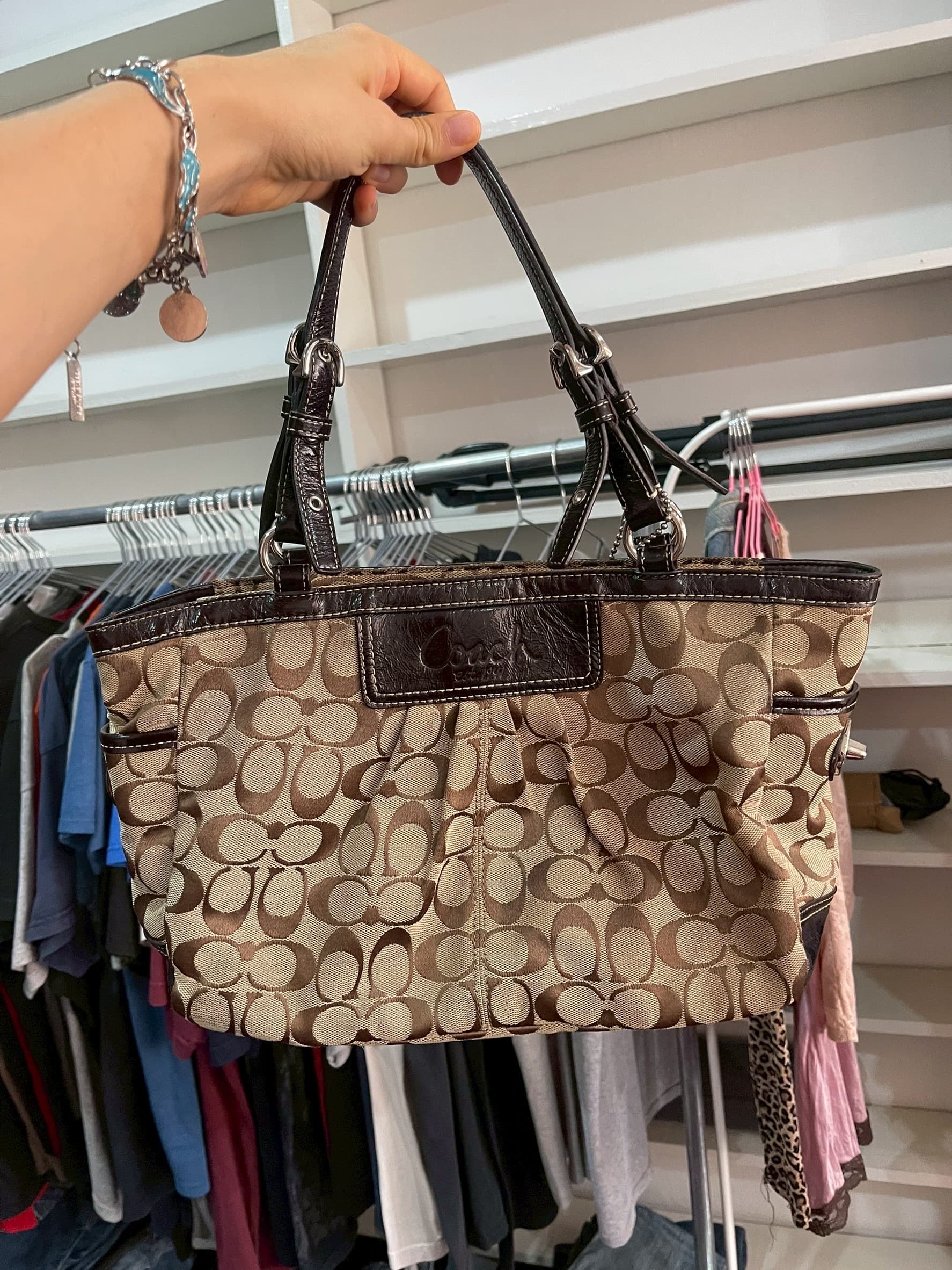 Bags sourcing example